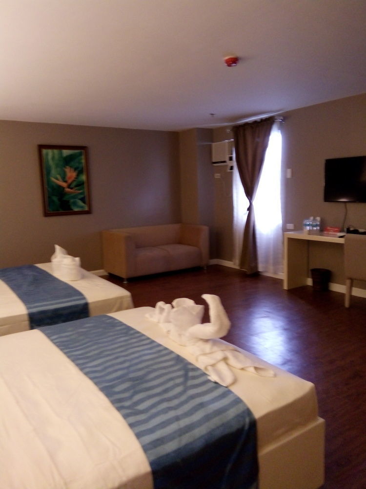 Reddoorz Plus At Hotel Metro Kalibo Kültér fotó