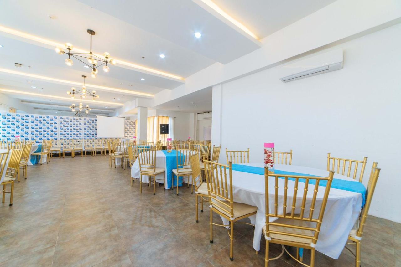Reddoorz Plus At Hotel Metro Kalibo Kültér fotó