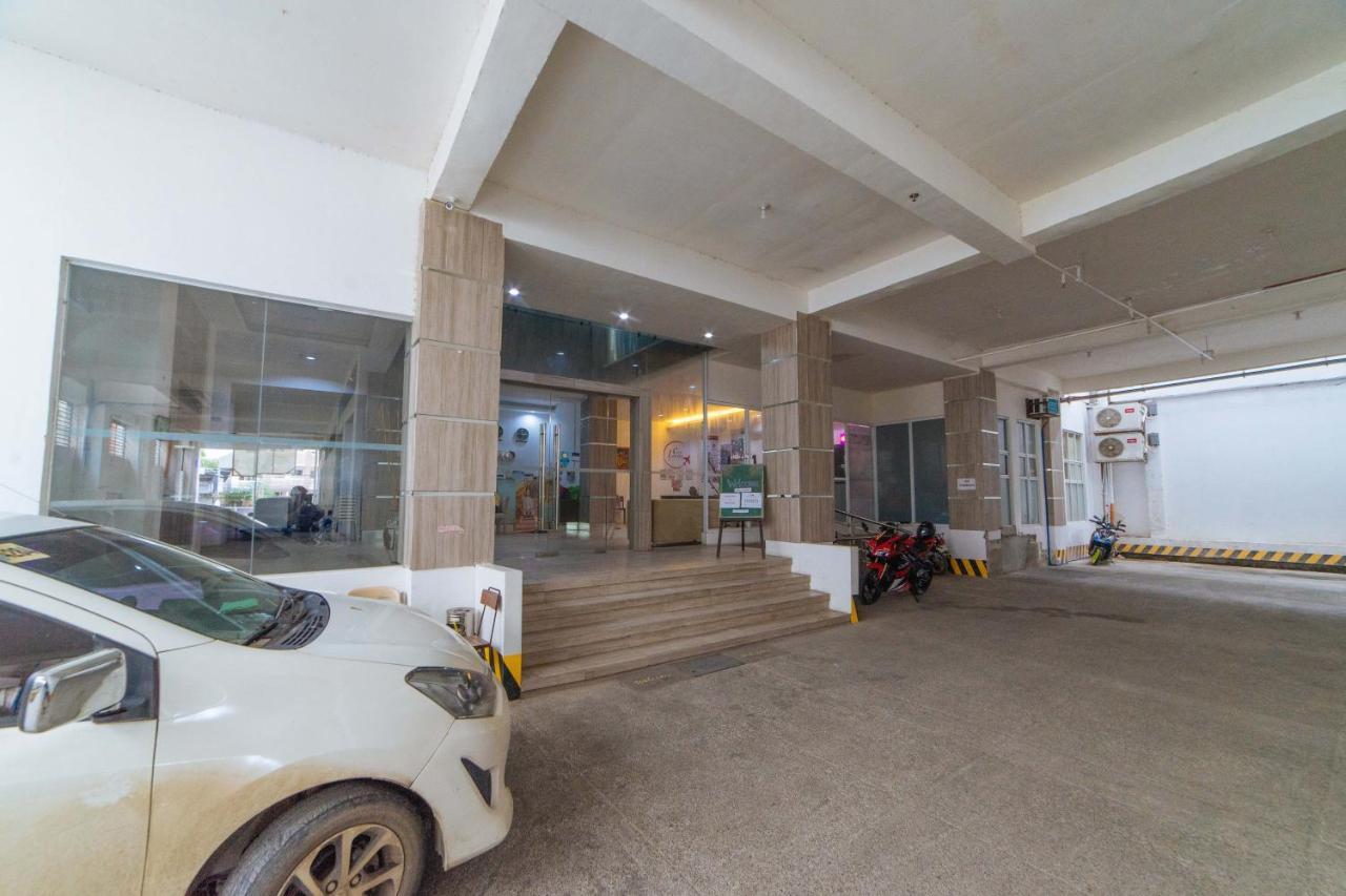Reddoorz Plus At Hotel Metro Kalibo Kültér fotó