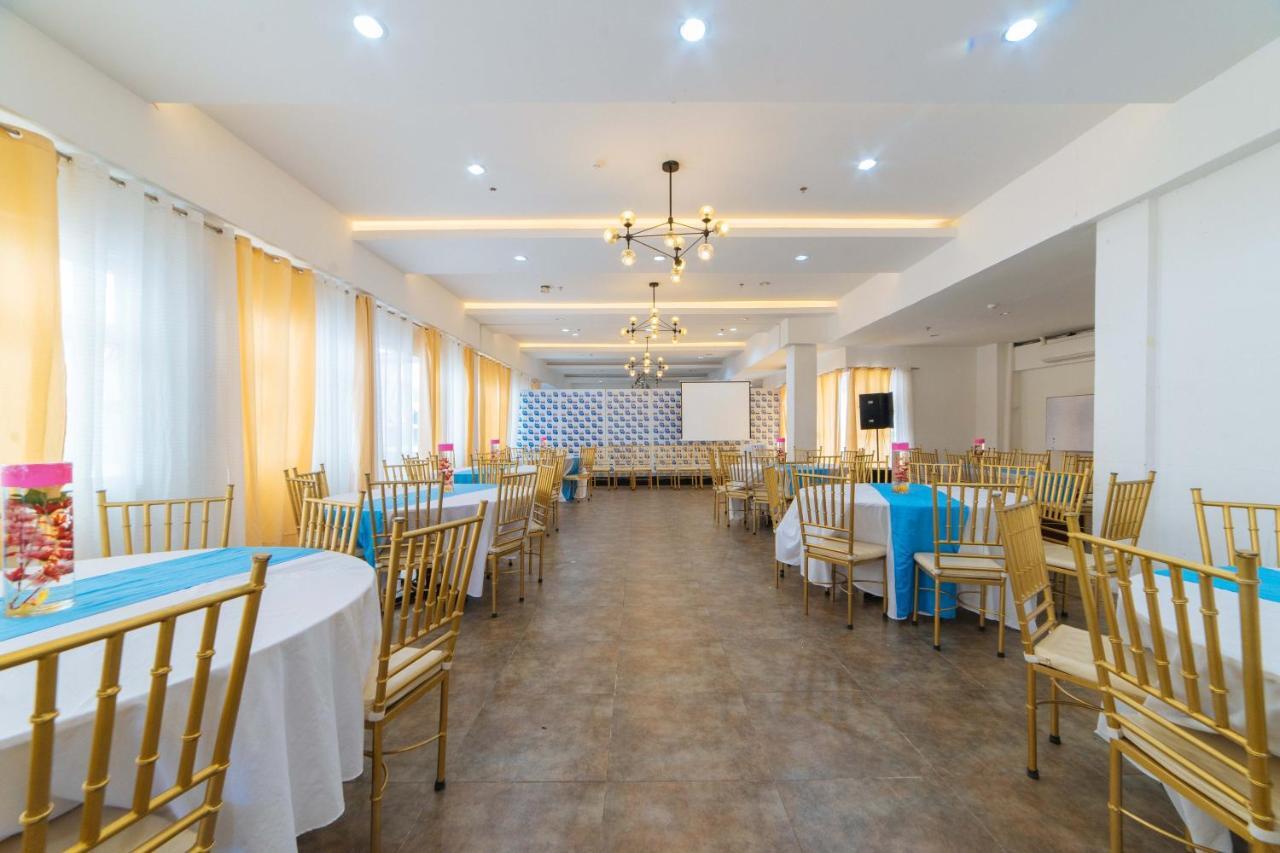 Reddoorz Plus At Hotel Metro Kalibo Kültér fotó