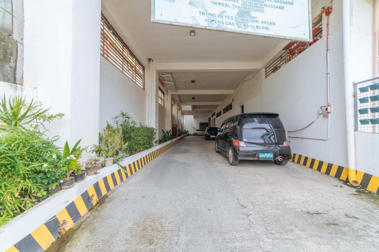 Reddoorz Plus At Hotel Metro Kalibo Kültér fotó